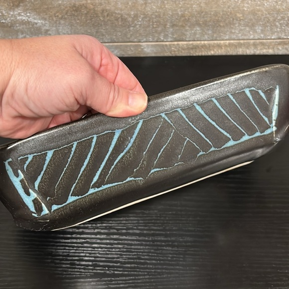 Studio pottery made casserole dish - Picture 4 of 9